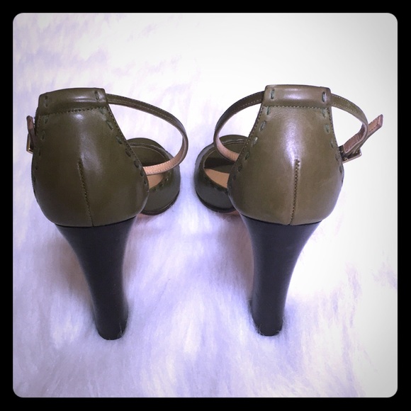 Authentic Gucci Sandals - Picture 3 of 6